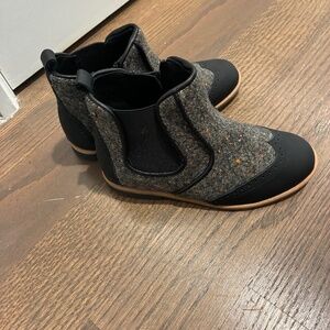 Manuela de Juan booties size 28, never worn